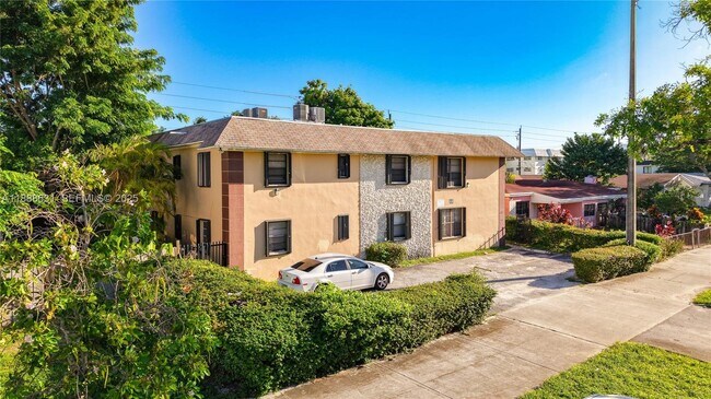 Foto del edificio - 2335 NE 172nd St