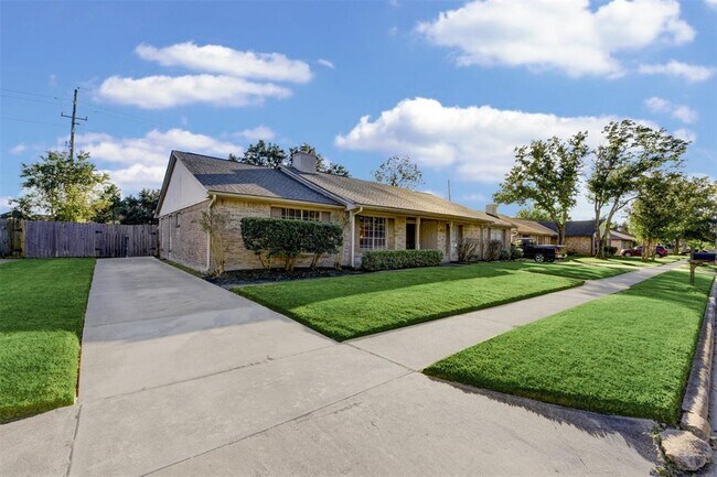 Building Photo - 19411 Lazy Valley Dr