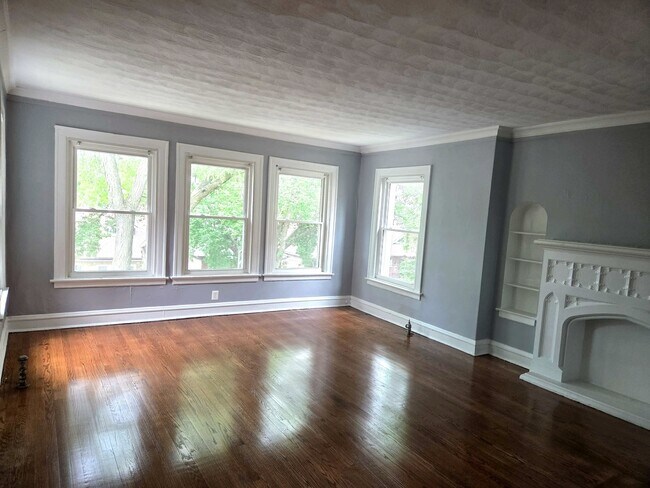 Foto del edificio - 8030 S Paxton Ave