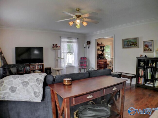 Foto del edificio - 1612 Ward Ave NE