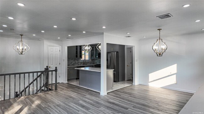 Foto del edificio - 2340 Fowler St