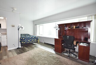 Building Photo - 555 E William St