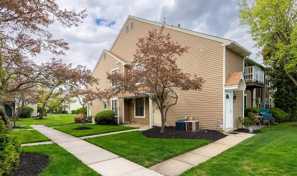 139 Bradford Ct Unit 139A, Mount Laurel, NJ 08054 Condo for Rent in