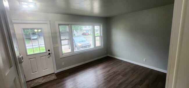 Foto del edificio - 1376 W Hiawatha Dr