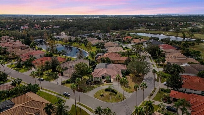 Foto del edificio - 7042 Twin Hills Terrace