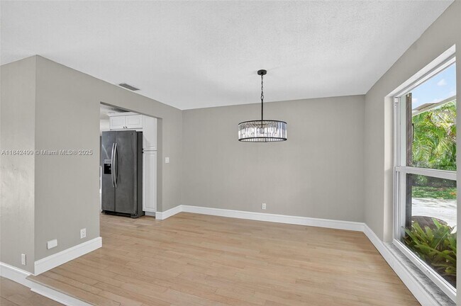 Foto del edificio - 565 NE Olive Way