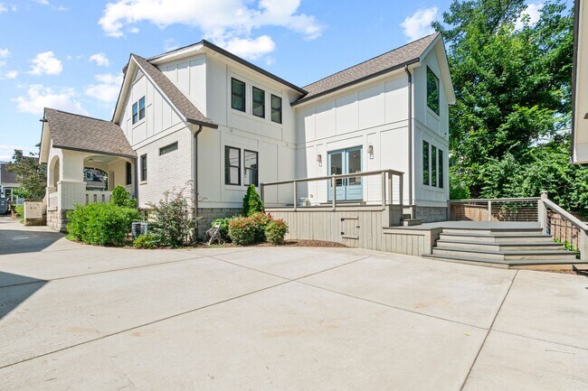 Foto del edificio - Luxury Downtown Home