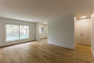 Building Photo - Axis Tower