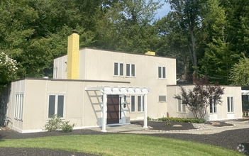 Building Photo - 1013 Overbrook Rd