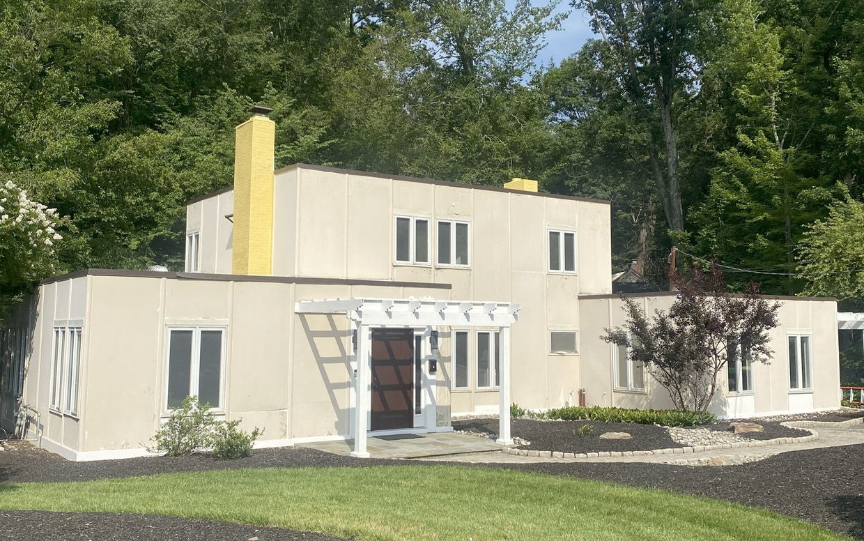 Front View - 1013 Overbrook Rd