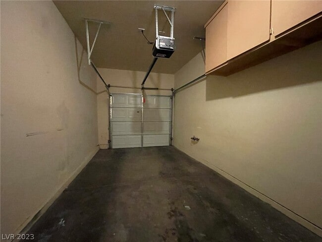 Foto del edificio - 9125 Camp Light Ave