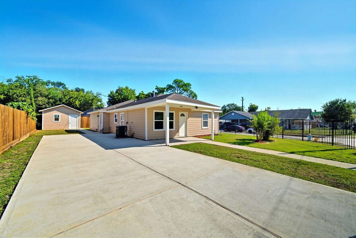 Foto principal - 5213 Burma Rd