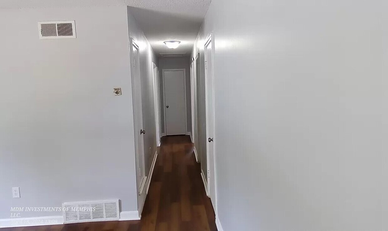 Building Photo - *Newly Renovated* Beautiful 3-Bedroom