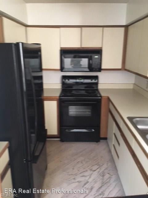Foto del edificio - 746 Rock Crest Ct