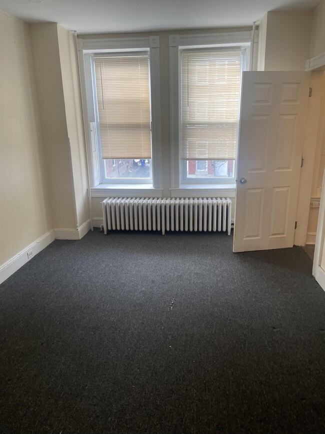 Foto del edificio - 2501 N Calvert St