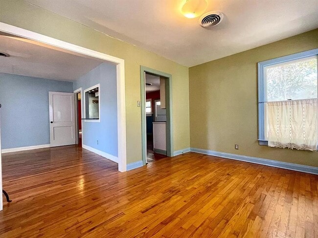 Building Photo - 4104 Ridgelea Dr