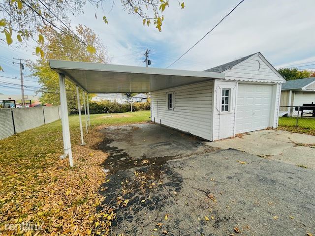 Building Photo - 3 br, 1 bath House - 24948 Hayes Ave