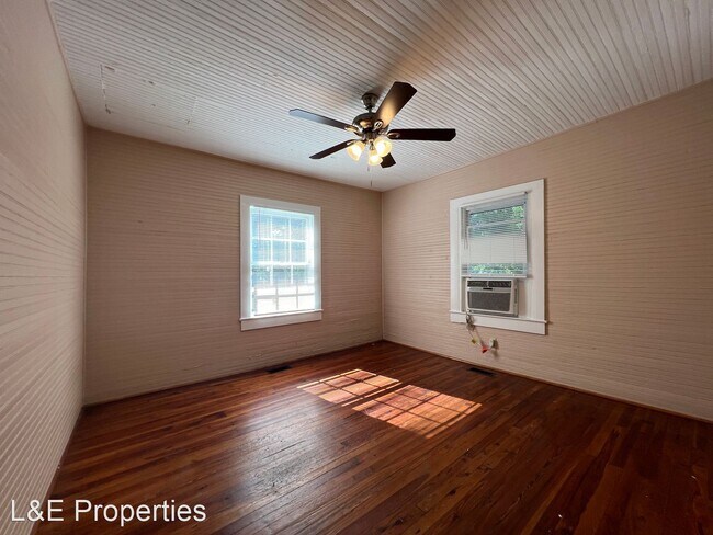 Foto del edificio - 3 br, 1 bath House - 1202 Gaston Avenue