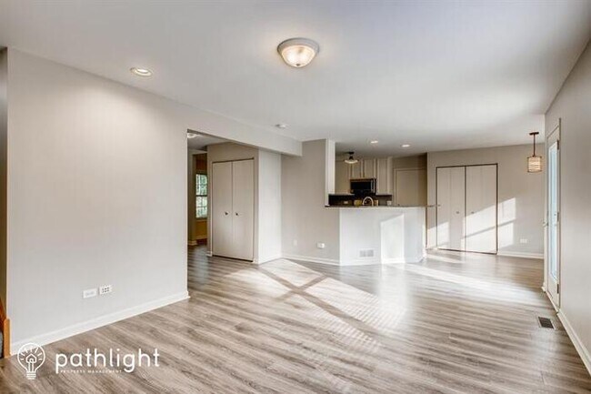 Building Photo - 4003 Burton Trail, Crystal Lake, IL, 60014