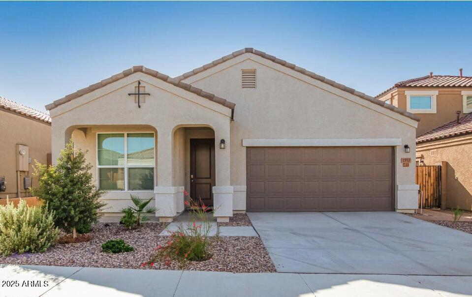 Foto principal - 1953 W Yellowbird Ln