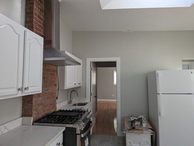 Building Photo - 60 Sacramento St