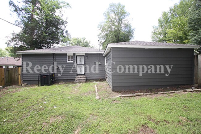 Building Photo - 362 W Brooks Rd