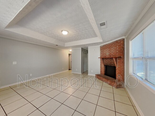 Building Photo - 5405 Glen Haven Dr