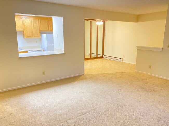 Building Photo - 38600 Country Cmn