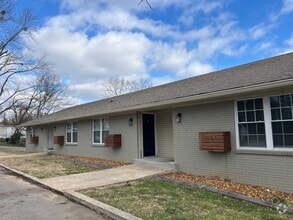 Building Photo - The Villas at Walnut