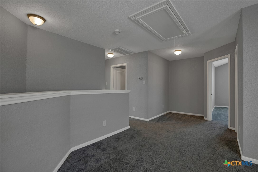 Foto del edificio - 240 Oak Creek Way
