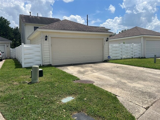 Building Photo - 9707 Farrell Dr