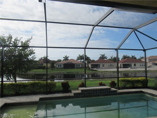 Foto del edificio - 4114 Dutchess Park Rd