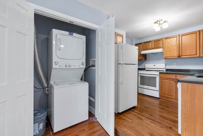 Foto del edificio - 537 E Girard Ave