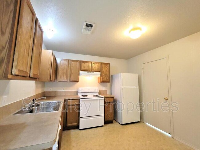Building Photo - 124 Ryan Cir