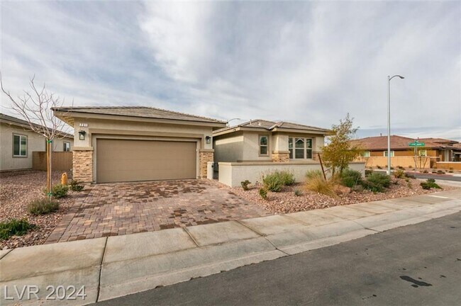 Foto del edificio - 4-BEDROOM SINGLE STORY HOME IN CADENCE VIL...