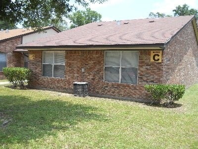 Building Photo - 1001 Charlsie Ave