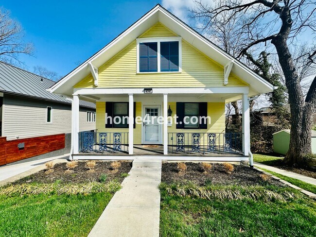 Building Photo - Charming Home Near Country Club Plaza w/ Gorgeous Updates, Wood Floors and a Two Car Garage!