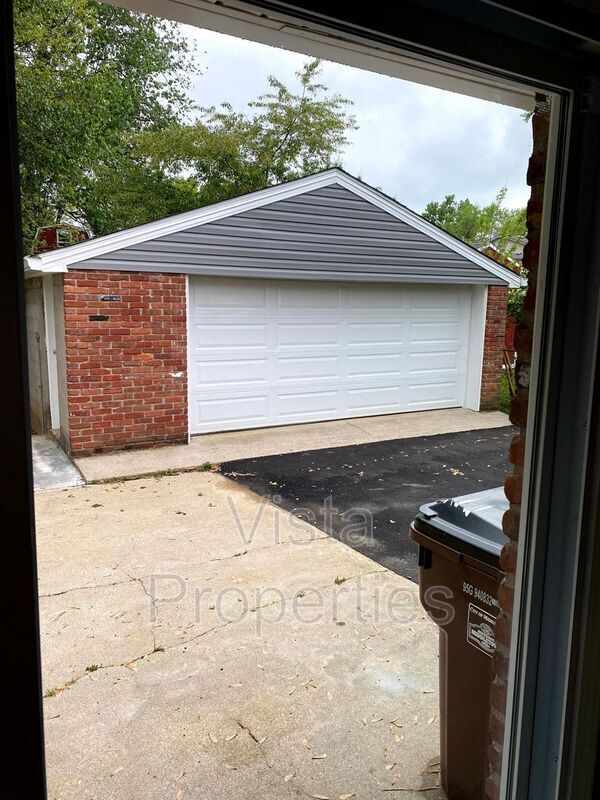 Building Photo - 12209 Crosswinds Dr