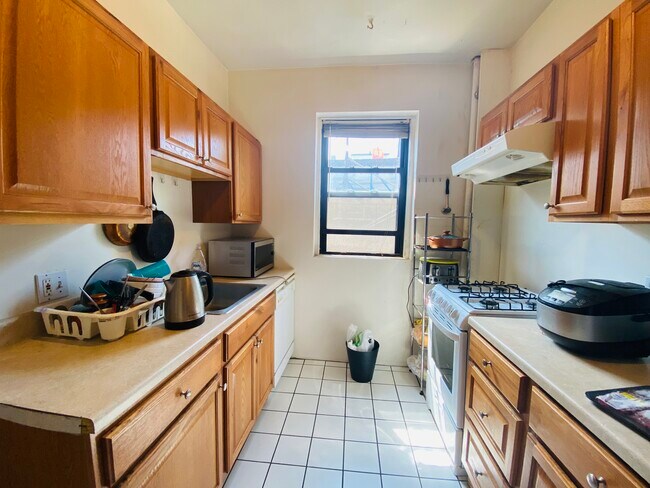 Foto del edificio - 86 Glenville Ave