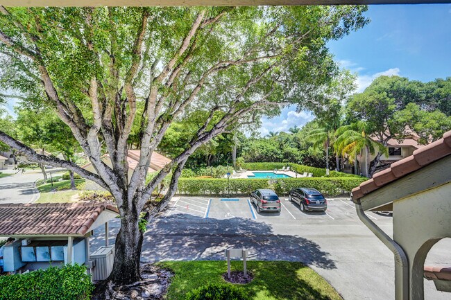 Building Photo - 5670 Coach House Cir