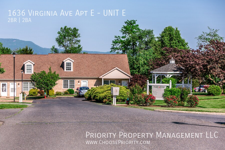 Primary Photo - 2 Bedroom, 2 Bath with 1st Floor Master, H...