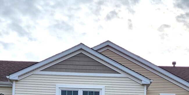 Building Photo - 2303 Flagstone Ln