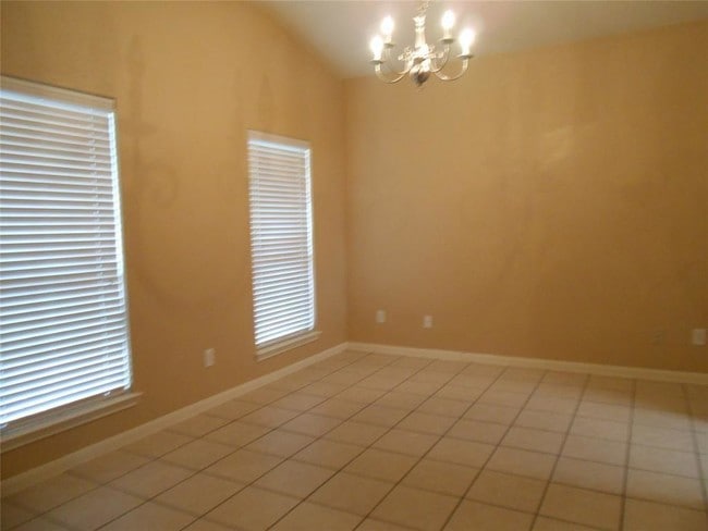 Building Photo - 21306 Bella Flora Ct