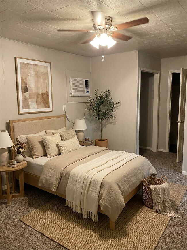 Foto del edificio - 1020 N Main St