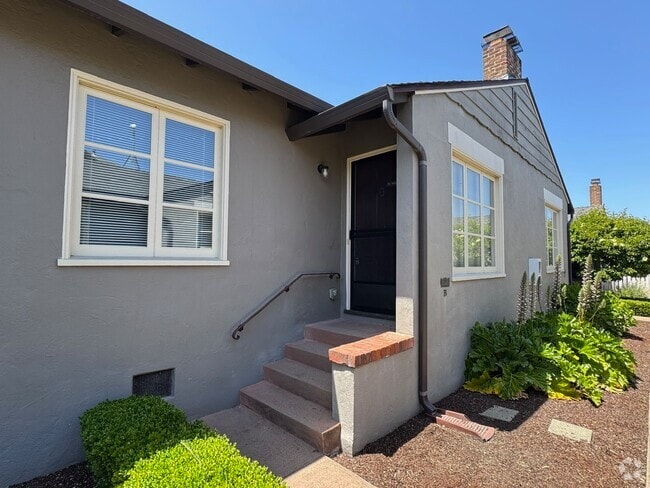 Building Photo - 917 Santa Clara Ave