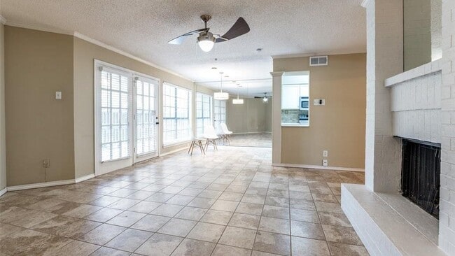 Building Photo - 16301 Ledgemont Ln