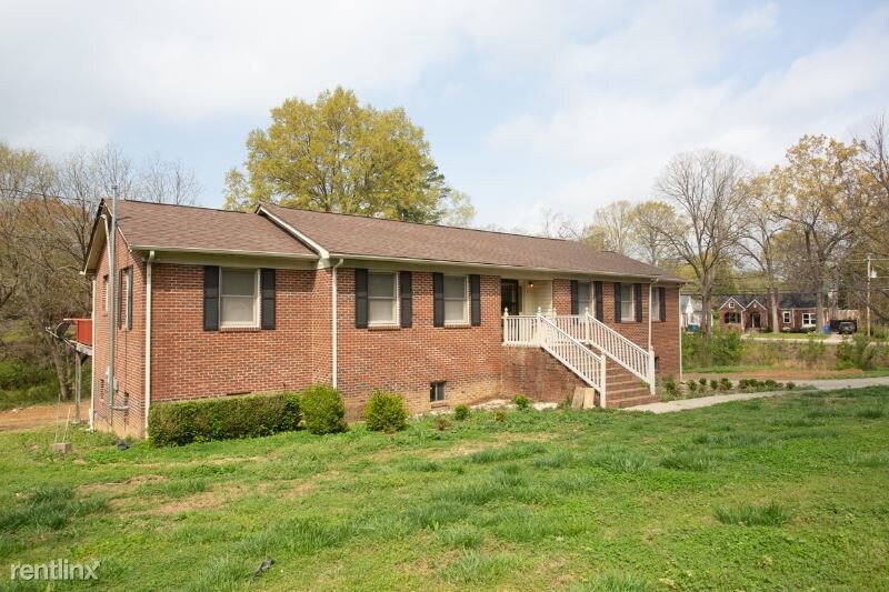 Primary Photo - 3 br, 2 bath House - 106 T E White Sr Dr