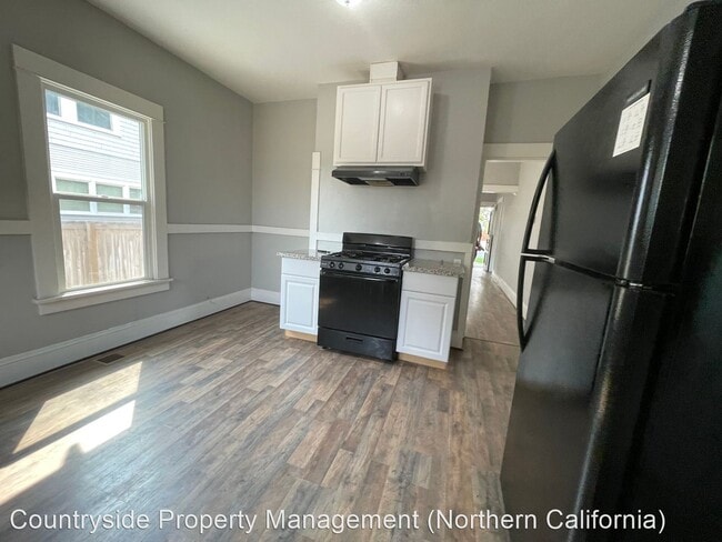 Building Photo - 3 br, 1.5 bath House - 315 N Broadway