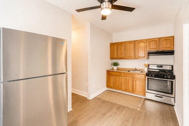 Building Photo - 144 W Allens Ln