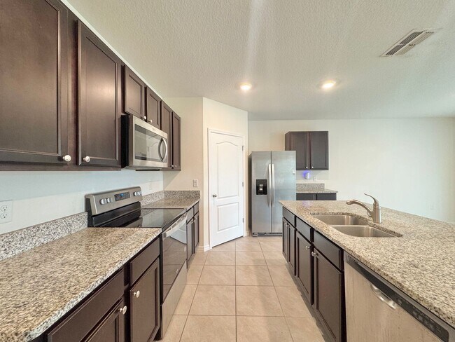 Building Photo - 632 Autumn Stream Dr